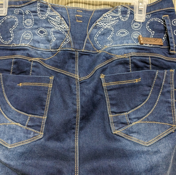 Women's/juniors butt lift Fashion 2 Love - Picture 3 of 4